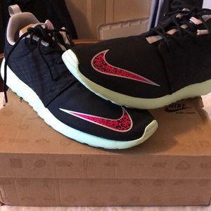 Nike Roshe sz 12 “Yeezy”
